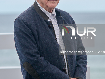 Costa-Gavras attends the photocall of ''Le Dernier Souffle'' during the 72nd San Sebastian International Film Festival in San Sebastian, Spa...