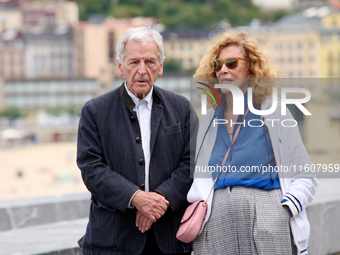 Costa-Gavras, Angela Molina, Charlotte Rampling, Marlyne Canto, and Claude Grande attend the photocall of ''Le Dernier Souffle'' during the...