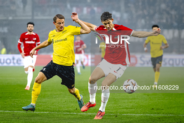 Elfsborg midfielder Simon Hedlund and AZ Alkmaar forward Ruben van Bommel during the match AZ vs. Elfsborg at the AZ Stadium for the UEFA Eu...