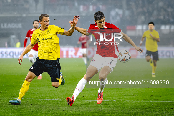 Elfsborg midfielder Simon Hedlund and AZ Alkmaar forward Ruben van Bommel during the match AZ vs. Elfsborg at the AZ Stadium for the UEFA Eu...