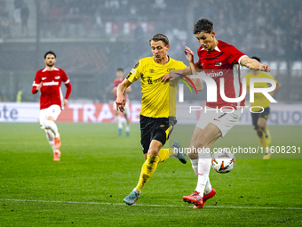 Elfsborg midfielder Simon Hedlund and AZ Alkmaar forward Ruben van Bommel during the match AZ vs. Elfsborg at the AZ Stadium for the UEFA Eu...