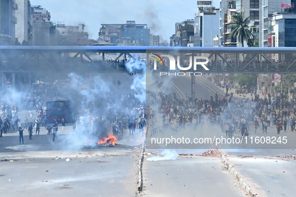 Students clash with the police during an ongoing anti-quota protest in Dhaka, Bangladesh, on July 19, 2024. Police in Bangladesh's capital b...