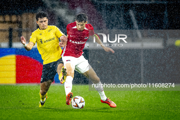 Elfsborg midfielder Besfort Zenelli and AZ Alkmaar forward Ruben van Bommel during the match AZ vs. Elfsborg at the AZ Stadium for the UEFA...