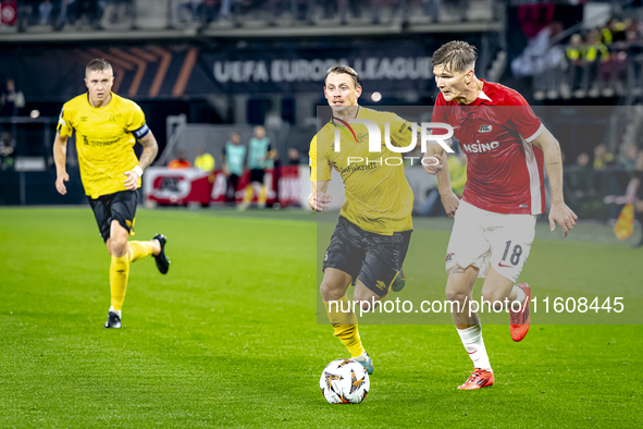 Elfsborg midfielder Simon Hedlund and AZ Alkmaar defender David Moller Wolfe during the match AZ - Elfsborg at the AZ Stadium for the UEFA E...