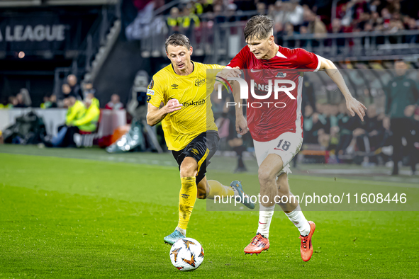 Elfsborg midfielder Simon Hedlund and AZ Alkmaar defender David Moller Wolfe during the match AZ - Elfsborg at the AZ Stadium for the UEFA E...