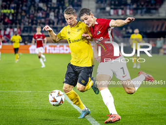 Elfsborg midfielder Simon Hedlund and AZ Alkmaar forward Ruben van Bommel during the match AZ vs. Elfsborg at the AZ Stadium for the UEFA Eu...