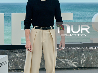 Javier Giner, Elena Trape, Oriol Pla, Victoria Luengo, Marina Salas, Omar Ayuso, and Roman Barea attend the photocall for ''Yo, Adicto'' dur...