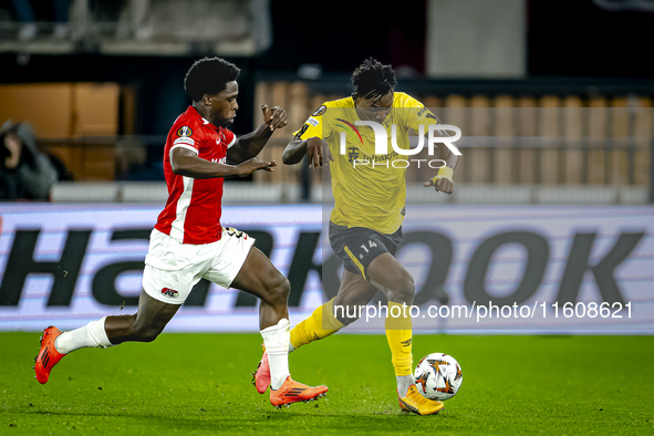 AZ Alkmaar forward Jayden Addai and IF Elfsborg forward Jalal Abdullai play during the match AZ vs. Elfsborg at the AZ Stadium for the UEFA...