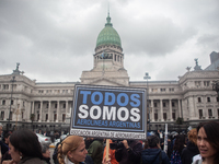 Workers in the aviation sector and transportation unions mobilize in opposition to the proposals aimed at privatizing Aerolineas Argentinas,...