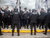 Workers in the aviation sector and transportation unions mobilize in opposition to the proposals aimed at privatizing Aerolineas Argentinas,...