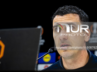 AZ Alkmaar trainer Maarten Martens during the match AZ - Elfsborg at the AZ Stadium for the UEFA Europa League - League phase - Matchday 1 s...