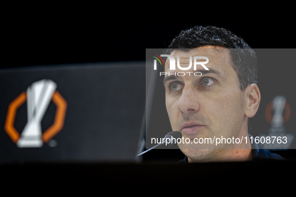 AZ Alkmaar trainer Maarten Martens during the match AZ - Elfsborg at the AZ Stadium for the UEFA Europa League - League phase - Matchday 1 s...