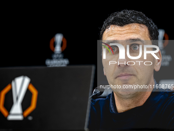 AZ Alkmaar trainer Maarten Martens during the match AZ - Elfsborg at the AZ Stadium for the UEFA Europa League - League phase - Matchday 1 s...