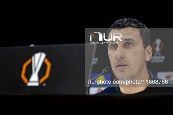 AZ Alkmaar trainer Maarten Martens during the match AZ - Elfsborg at the AZ Stadium for the UEFA Europa League - League phase - Matchday 1 s...