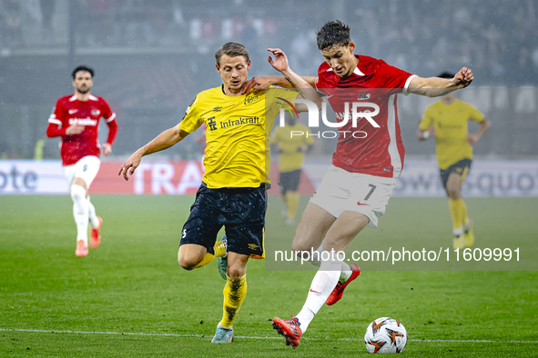 Elfsborg midfielder Simon Hedlund and AZ Alkmaar forward Ruben van Bommel during the match AZ vs. Elfsborg at the AZ Stadium for the UEFA Eu...