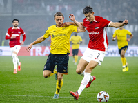 Elfsborg midfielder Simon Hedlund and AZ Alkmaar forward Ruben van Bommel during the match AZ vs. Elfsborg at the AZ Stadium for the UEFA Eu...