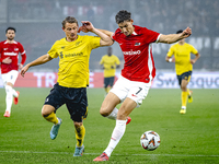 Elfsborg midfielder Simon Hedlund and AZ Alkmaar forward Ruben van Bommel during the match AZ vs. Elfsborg at the AZ Stadium for the UEFA Eu...