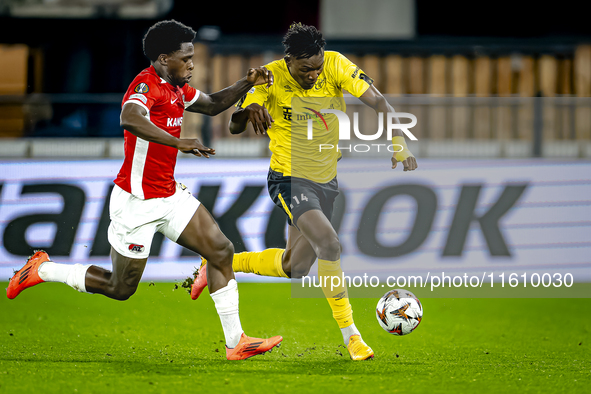 AZ Alkmaar forward Jayden Addai and IF Elfsborg forward Jalal Abdullai during the match AZ - Elfsborg at the AZ Stadium for the UEFA Europa...