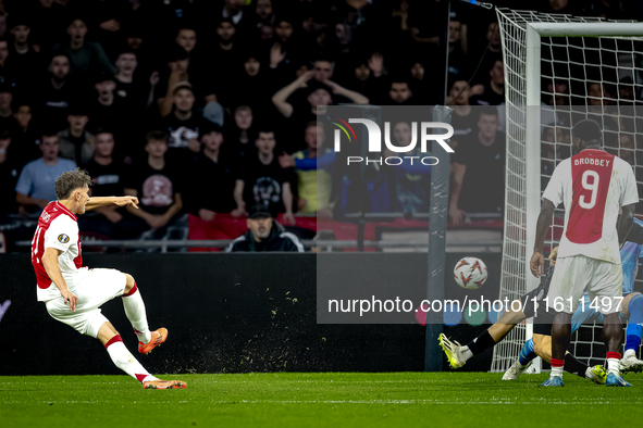 AFC Ajax Amsterdam forward Carlos Forbs scores the 2-0 during the match Ajax vs. Besiktas at the Johan Cruijff ArenA for the UEFA Europa Lea...