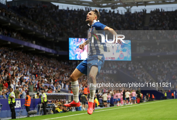 Jofre Carreras celebrates a goal during the match between RCD Espanyol and Villarreal CF, corresponding to week 7 of LaLiga EA Sports, at th...