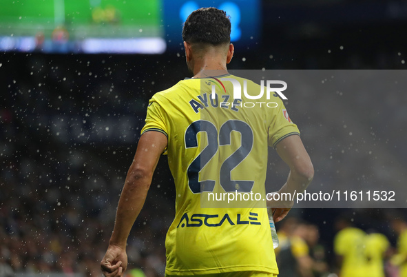 Ayoze Perez plays during the match between RCD Espanyol and Villarreal CF, corresponding to week 7 of LaLiga EA Sports, at the RCDE Stadium...