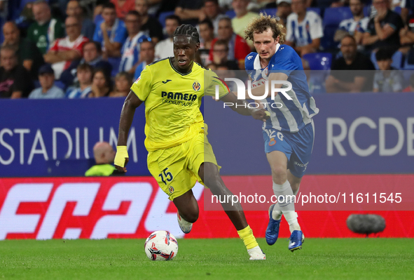 Thierno Barry and Alex Kral play during the match between RCD Espanyol and Villarreal CF, corresponding to week 7 of LaLiga EA Sports, at th...