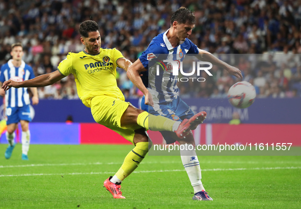 Ayoze Perez and Marash Kumbulla play during the match between RCD Espanyol and Villarreal CF, corresponding to week 7 of LaLiga EA Sports, a...