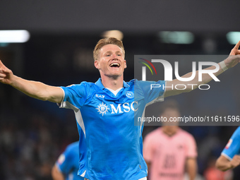 Scott McTominay of SSC Napoli celebrates after scoring during the Coppa Italia match between SSC Napoli and Palermo FC at Stadio Diego Arman...