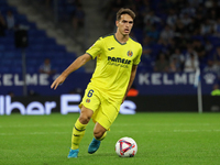 Denis Suarez plays during the match between RCD Espanyol and Villarreal CF, corresponding to week 7 of LaLiga EA Sports, at the RCDE Stadium...