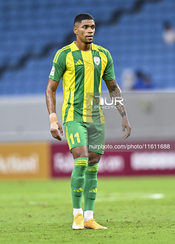 Ricardo Jorge Gomes of Al Wakrah SC plays during the Ooredoo Qatar Stars League 24/25 match between Al-Wakrah SC and Al-Khor SC at Al Janoub...