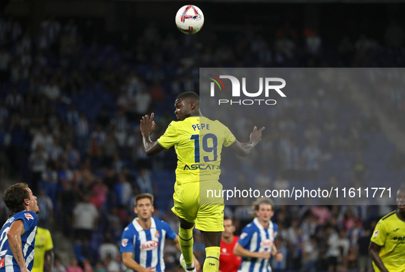 Nicolas Pepe plays during the match between RCD Espanyol and Villarreal CF, corresponding to week 7 of LaLiga EA Sports, at the RCDE Stadium...