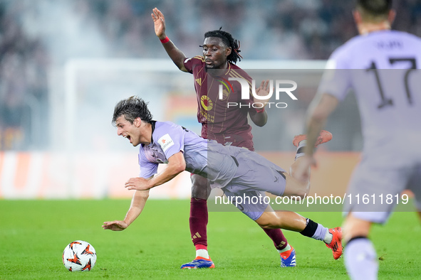 Manu Kone' of AS Roma and Unai Gomez of Athletic Club compete for the ball during the UEFA Europa League 2024/25 League Phase MD1 match betw...