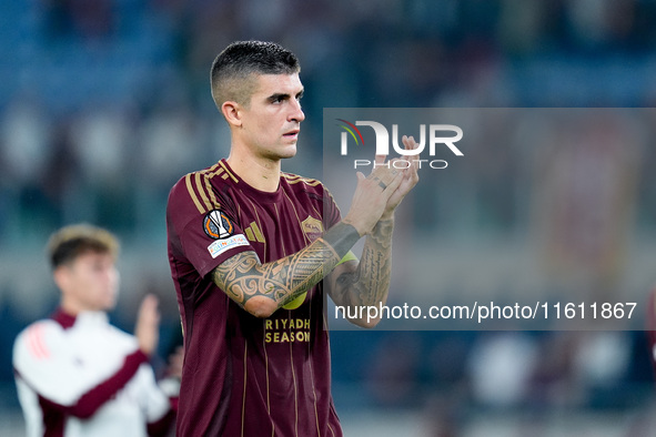 Gianluca Mancini of AS Roma applauds during the UEFA Europa League 2024/25 League Phase MD1 match between AS Roma and Athletic Club at Stadi...