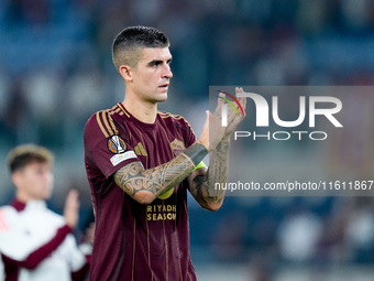 Gianluca Mancini of AS Roma applauds during the UEFA Europa League 2024/25 League Phase MD1 match between AS Roma and Athletic Club at Stadi...