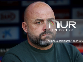 Manolo Gonzalez coaches during the match between RCD Espanyol and Villarreal CF, corresponding to week 7 of LaLiga EA Sports, at the RCDE St...