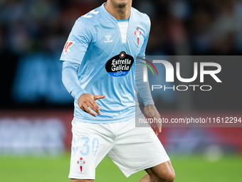 Hugo Alvarez of RC Celta de Vigo controls the ball during the LaLIGA EA SPORTS match between RC Celta and Atletico de Madrid in Estadio Aban...