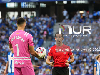 Joan Garcia of Espanyol during the La Liga EA SPORTS match against Villarreal at Stage Front Stadium in Villarreal, Spain, on September 26,...