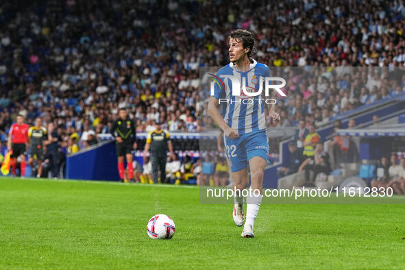 Carlos Romero of Espanyol during the La Liga EA SPORTS match against Villarreal at Stage Front Stadium, in Villarreal, Spain, on September 2...