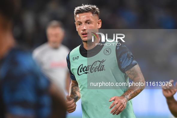 Pasquale Mazzocchi of SSC Napoli warms up before the Coppa Italia match between SSC Napoli and Palermo FC at Stadio Diego Armando Maradona N...