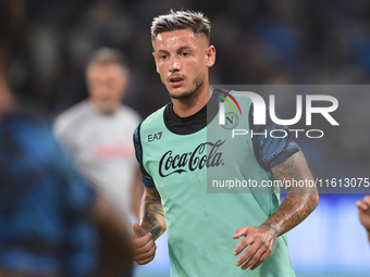 Pasquale Mazzocchi of SSC Napoli warms up before the Coppa Italia match between SSC Napoli and Palermo FC at Stadio Diego Armando Maradona N...