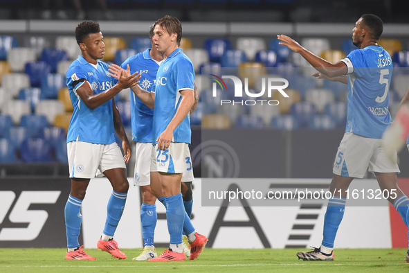 David Neres of SSC Napoli celebrates with team mates after scoring during the Coppa Italia match between SSC Napoli and Palermo FC at Stadio...