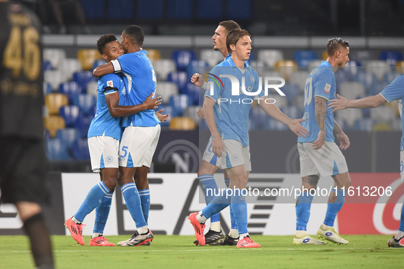 David Neres of SSC Napoli celebrates with team mates after scoring during the Coppa Italia match between SSC Napoli and Palermo FC at Stadio...