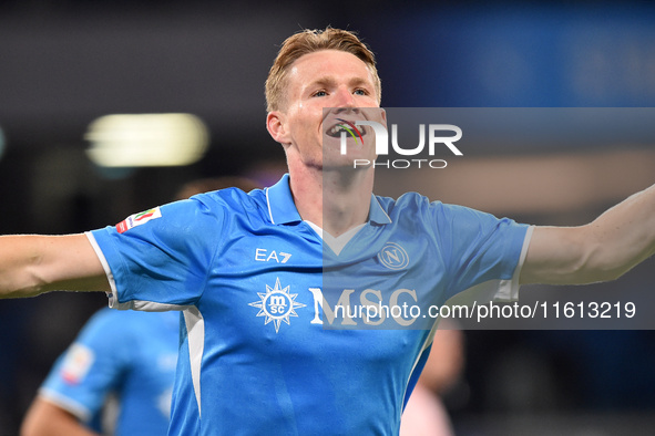 Scott McTominay of SSC Napoli celebrates after scoring during the Coppa Italia match between SSC Napoli and Palermo FC at Stadio Diego Arman...