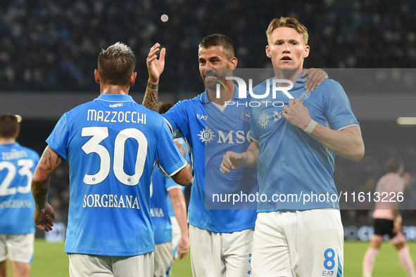 Scott McTominay of SSC Napoli celebrates with team mates after scoring during the Coppa Italia match between SSC Napoli and Palermo FC at St...