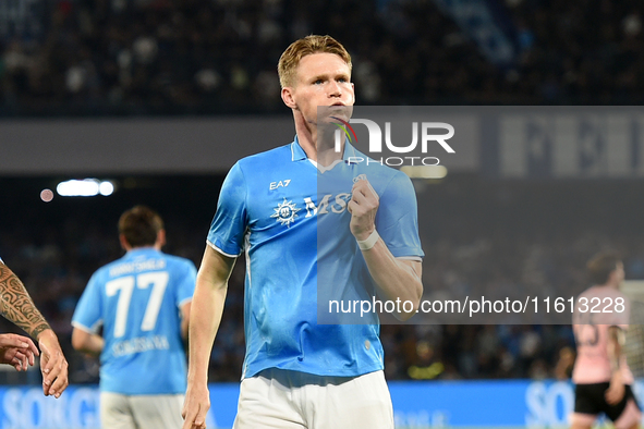 Scott McTominay of SSC Napoli celebrates with team mates after scoring during the Coppa Italia match between SSC Napoli and Palermo FC at St...