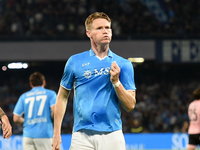 Scott McTominay of SSC Napoli celebrates with team mates after scoring during the Coppa Italia match between SSC Napoli and Palermo FC at St...