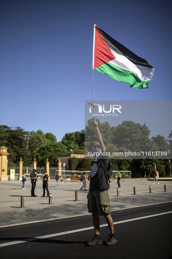 A general strike takes place in Barcelona, Spain, in solidarity with Palestine, on September 27, 2024. 