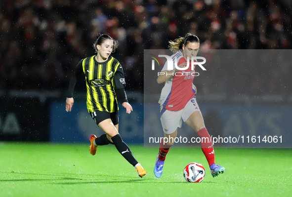 Clarissa Larisey of Arsenal competes with Laia Codina of BK Hacken during the UEFA Champions League Second Round, 2nd Leg between Arsenal an...