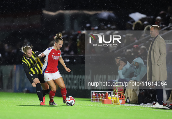 Clarissa Larisey of BK Hacken battles with Lia Walti of Arsenal during the UEFA Champions League Second Round, 2nd Leg between Arsenal and B...