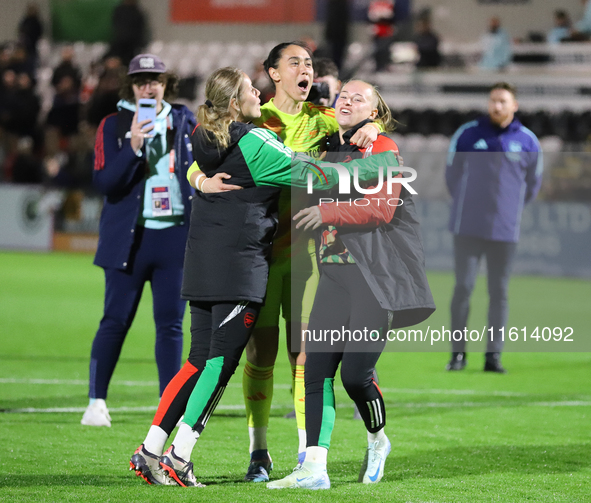 Manuela Zinsberger of Arsenal celebrates with her teammates after the UEFA Champions League Second Round, 2nd Leg between Arsenal and BK Hac...